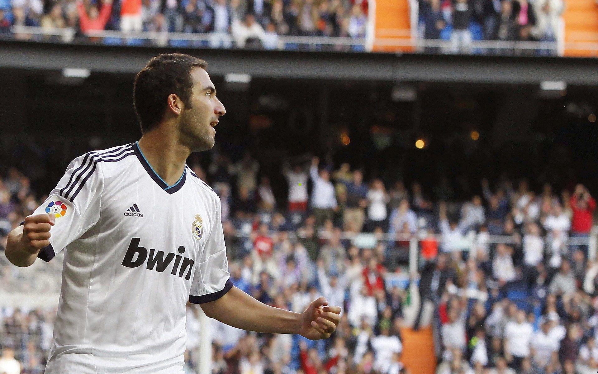 【ayx.com】大埔外援绝平球后激情欢呼，直言喜悦充盈并强调球队出线前景可期