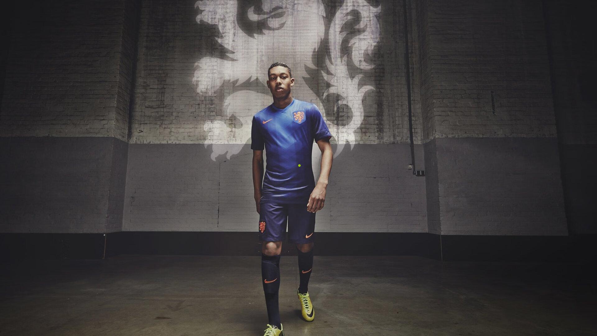 马特乌斯批评孔帕尼执着使用老将，教练以信任回应表现争议