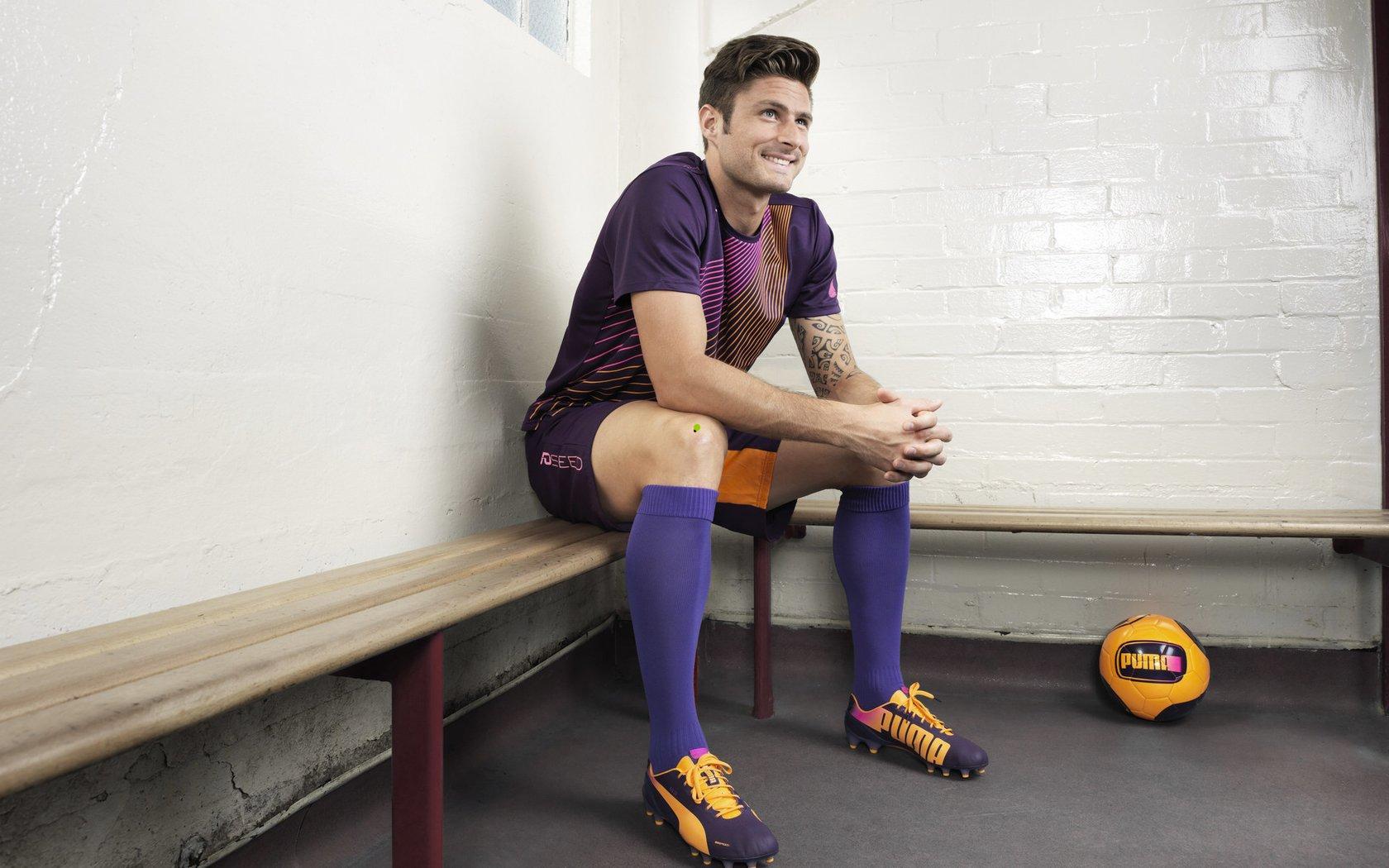 马刺社媒沸腾！晋级NBA杯四强庆祝海报惊艳发布，哈珀领衔众将展露雄心